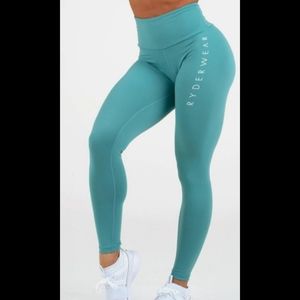 NWT!!! Ryderwear Scrunch Butt Leggings in Turquoise